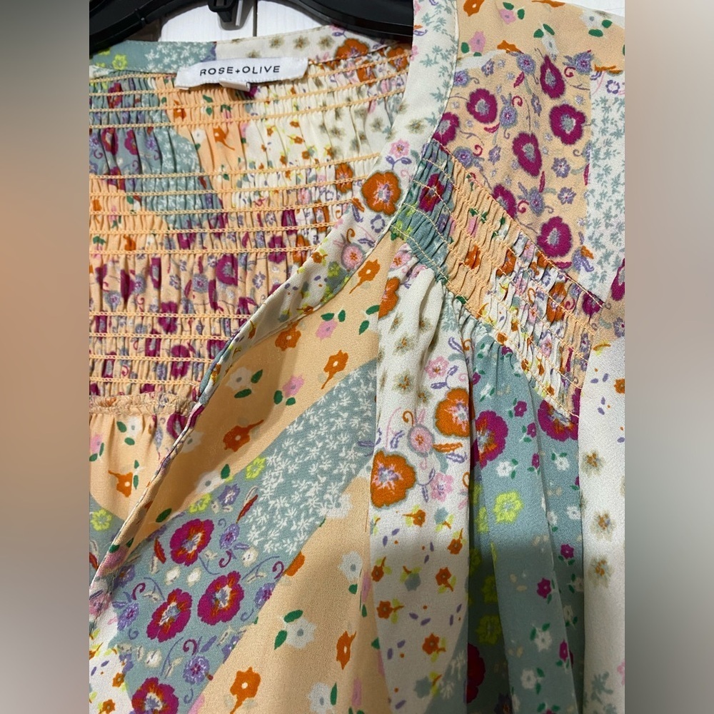 ROSE + OLIVE Floral  Women's Top SIZE 2X - Picture 3 of 7